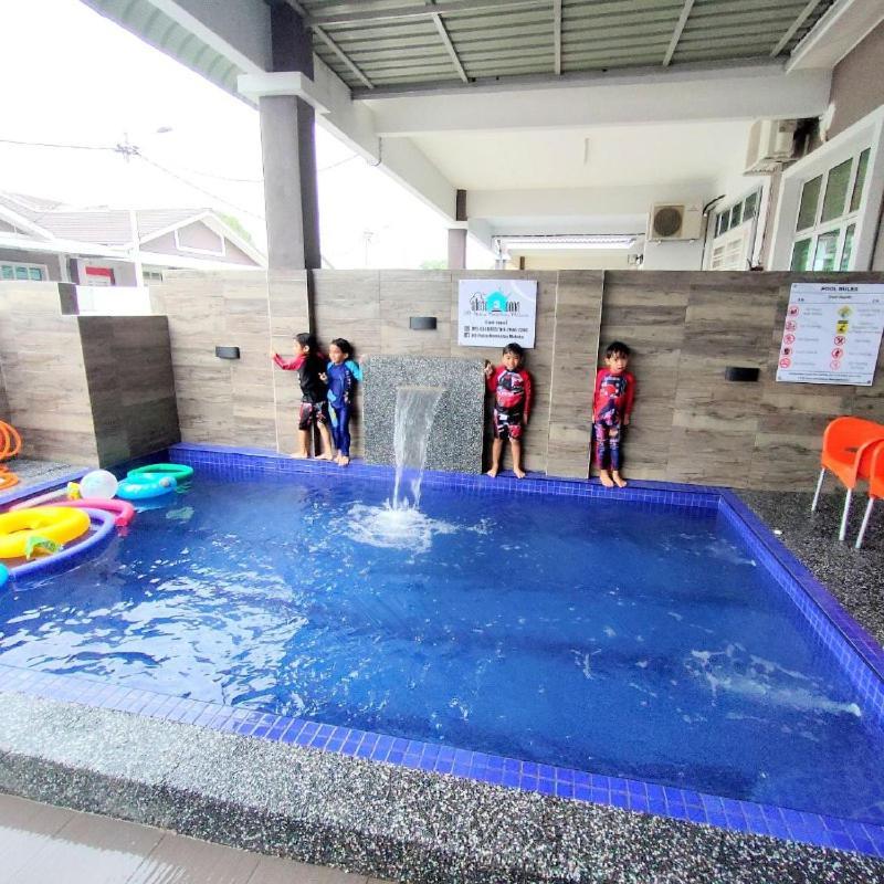 D'Q Putra Homestay Melaka Esterno foto